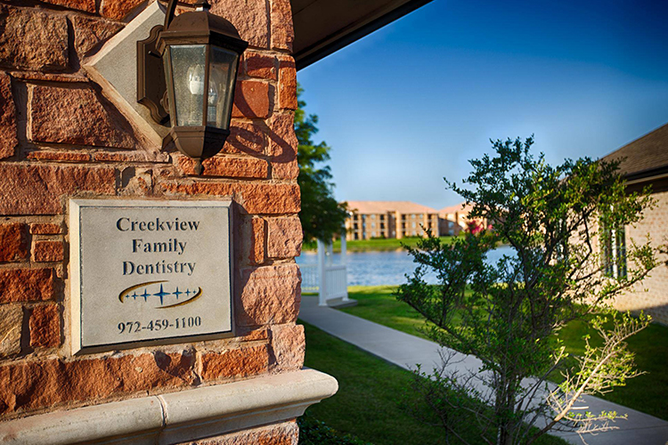 Creekview Family Dentistry sign